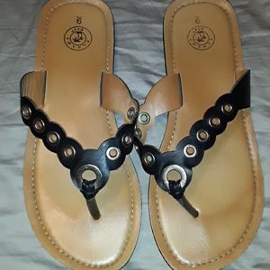 (2-$27)Size  9 flip flops